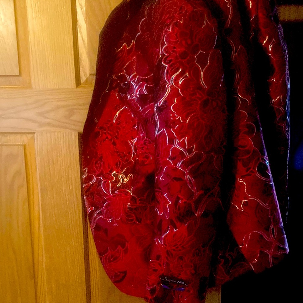 All red rose suit